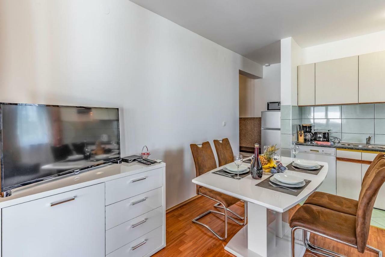 All Seasons Apartment Pula Ngoại thất bức ảnh
